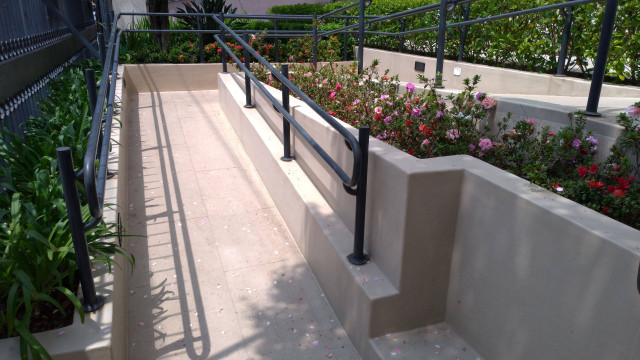 Área externa de condomínio após impermeabilização — sistema Fibersals finalizado